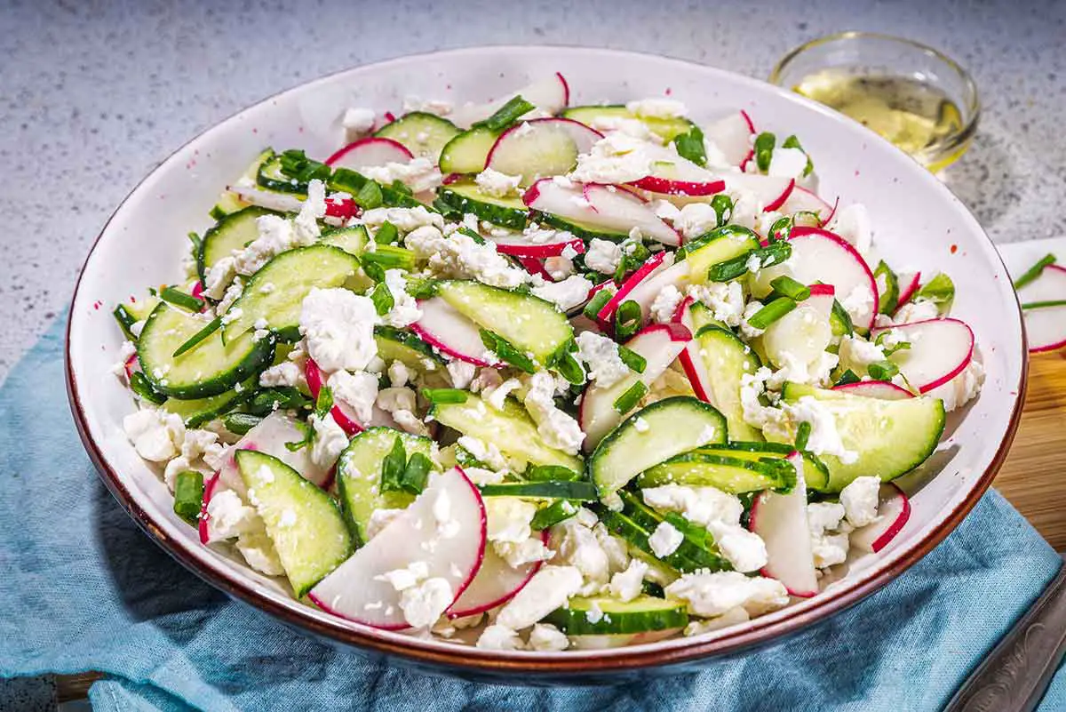 salade de radis et concombre au fromage balnc