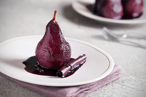 Poires pochées au vin rouge aux épices