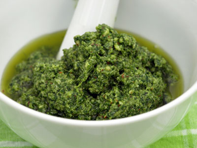 Pesto au basilic à la spiruline (algue)