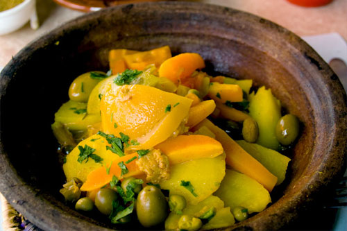 Tajine de poulet aux olives et citrons confits