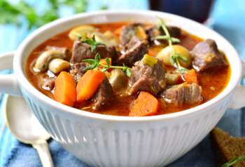 Emincé de gigot d'agneau aux champignons de Paris