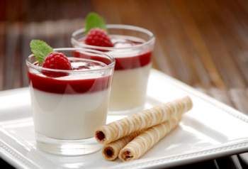 Panna cotta au coulis de framboise 