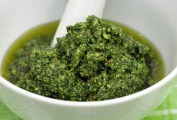 Pesto au basilic à la spiruline (algue)